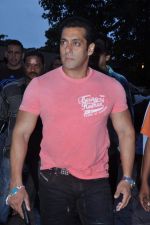 Salman Khan at Baba Siddiqui_s iftar party in Taj Land_s End, Mumbai on 21st July 2013 (41).JPG